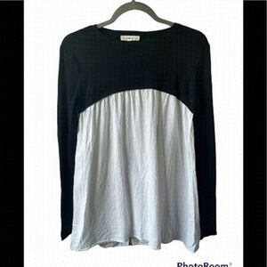 ZARA knit open back black and white long sleeve